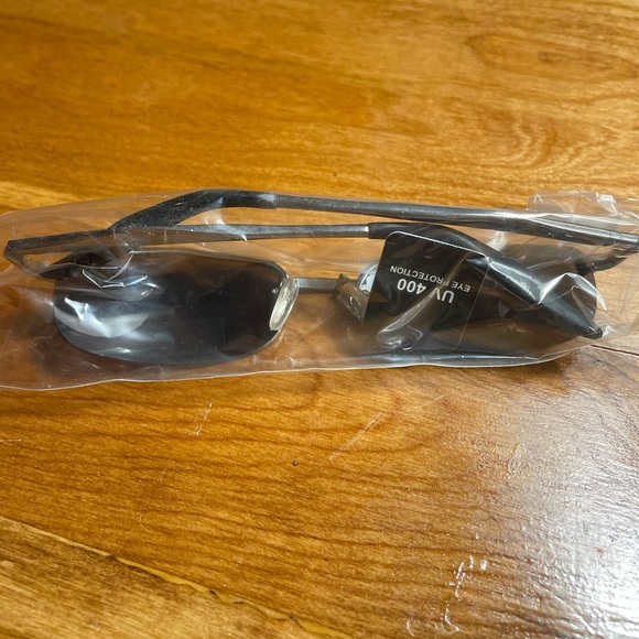 Spring Temple Sunglasses - Picture 2 of 4